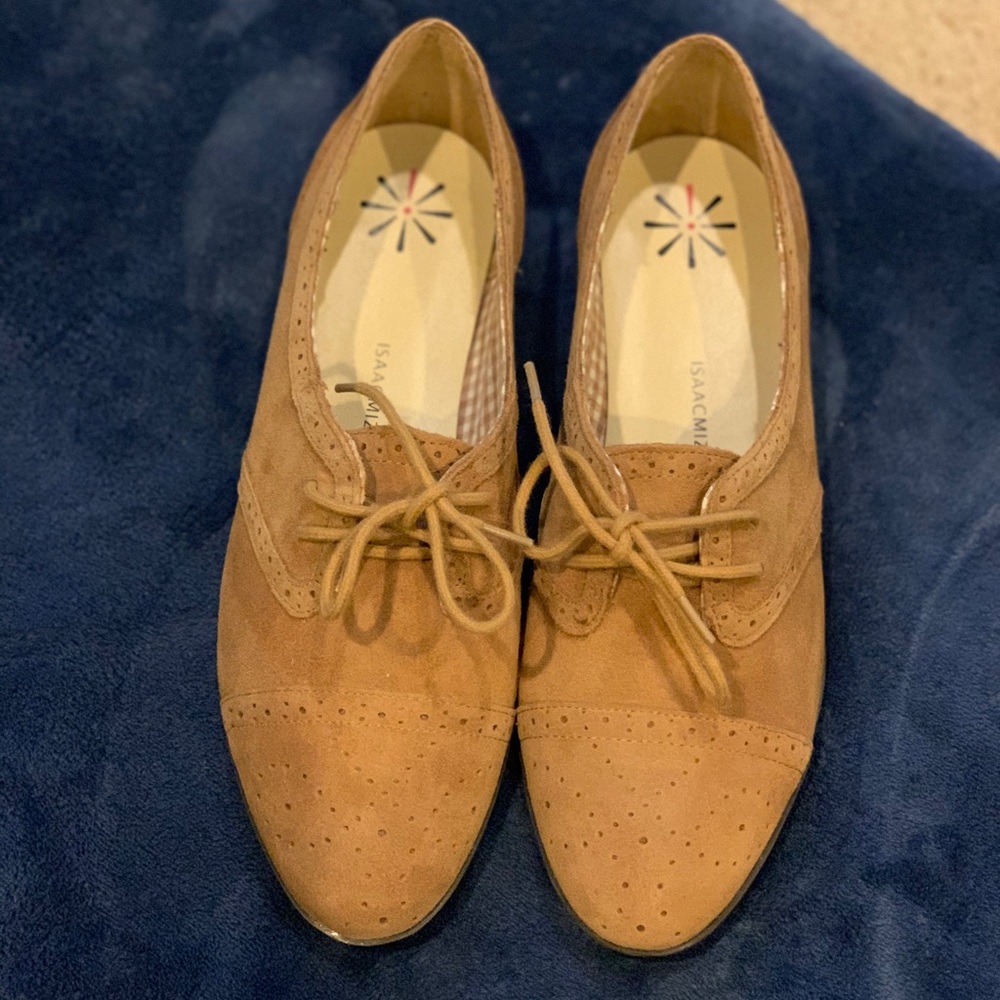 Isaac Mizrahi Loafers size 8 never worn.